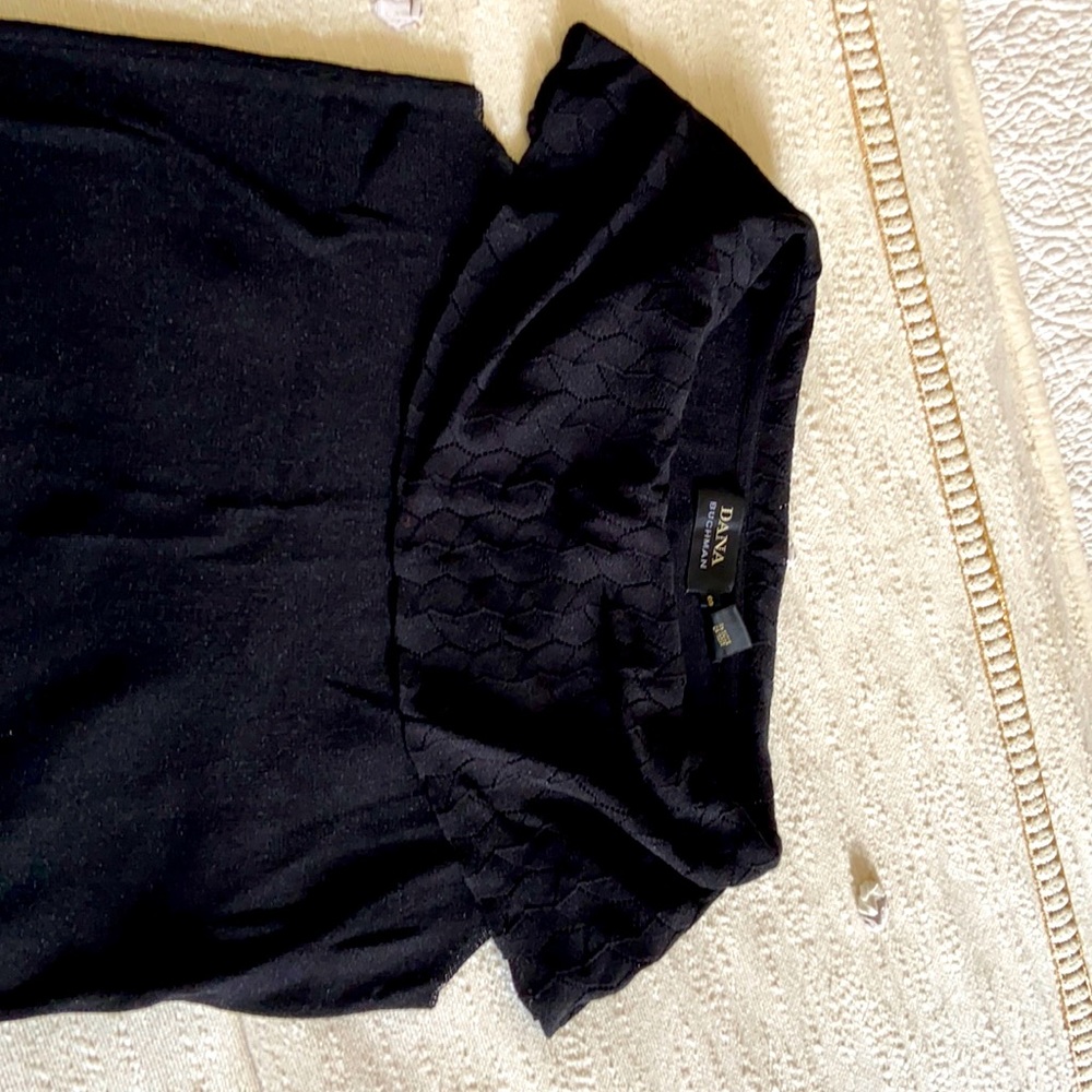 Sleeveless cowl lightweight sweater